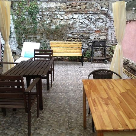 Kevin'S Hostel Истанбул Екстериор снимка